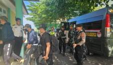 Proses pemindahan napi high risk Lapas Palangka Raya ke Nusakambangan. (Foto: dok Ditjenpas Kalteng)