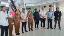 Supiat tiba di Bandara Tjilik Riwut Palangka Raya. (Foto: Istimewa)