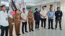 Supiat tiba di Bandara Tjilik Riwut Palangka Raya. (Foto: Istimewa)