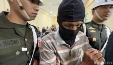 WN Malaysia diamankan karena kedapatan membawa narkoba di jalur tikus perbatasan RI-Malaysia. (Foto: detik/Ocsya Ade CP)
