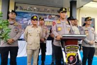 Kapolda Kalimantan Tengah Irjen Pol Iwan Kurniawan didampingi Gubernur Agustiar Sabran bersama Wakil Gubernur Edy Pratowo, dan Kapolres Pulang Pisau dalam  di Mako Polres Pulang Pisau, Sabtu (11/7/2026). (Foto: Antara/Dita Marsena)