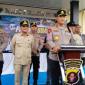 Kapolda Kalimantan Tengah Irjen Pol Iwan Kurniawan didampingi Gubernur Agustiar Sabran bersama Wakil Gubernur Edy Pratowo, dan Kapolres Pulang Pisau dalam  di Mako Polres Pulang Pisau, Sabtu (11/7/2026). (Foto: Antara/Dita Marsena)