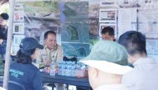 Gubernur Kalteng Agustiar Sabran dan jajaran meninjau langsung penanganan kebakaran hutan dan lahan di Pos Siaga Penanganan Karhutla Kabupaten Pulang Pisau, Jumat (24/7/2026). (Foto: HO-Biro Adpim Pemprov Kalteng)
