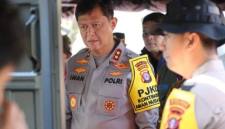 Kapolda Kalteng Irjen Pol Iwan Kurniawan saat meninjau penanganan karhutla di Tumbang Nusa Pulang Pisau belum lama ini. (Foto: HO-Polda Kalteng)