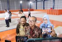 Sekda Kalsel saat diwawancara usai peresmian gedung bulog di Banjarbaru. Foto : istimewa