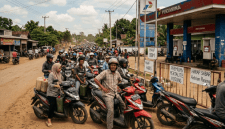 Foto Ilustrasi kelangkaan BBM. (Foto: SI/UT/@Gemini.Ai)