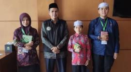 Muhammad Murjani Alawi, bersama rekan qori Kaltim dalam masa persiapan menuju MTQ Nasional. (Foto: HO-Diskominfo Kaltim)