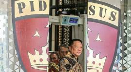 Jaksa Agung Muda Tindak Pidana Khusus (Jampidsus) Kejaksaan Agung Febrie Adriansyah keluar dari ruangan untuk menyampaikan konferensi pers di Kejaksaan Agung, Jakarta, Jumat (10/7/2026). (Foto: Antara/Asprilla Dwi A)