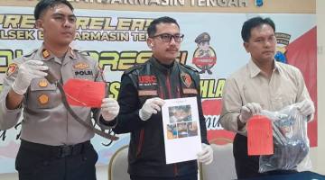 Kasat Reskrim Polresta Banjarmasin, Kompol Eru Alsepa didampingi Kapolsek Banjarmasin Tengah AKP Haris W dan Kasi Humas Polresta Banjarmasin Ipda Adi Harry.