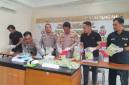 Petugas berhasil mengamankan tiga terduga pelaku beserta barang bukti narkotika dalam jumlah besar