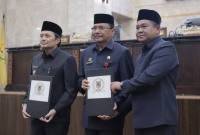 DPRD Kalse) bersama Pemerintah Provinsi menyetujui Rancangan Peraturan Daerah (Raperda) tentang Pertanggungjawaban Pelaksanaan APBD Tahun Anggaran 2025 dalam Rapat Paripurna, Jumat (10/7/2026) (SuarIndonesia/Ist)