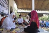 Anggota DPRD Balangan, Syahbuddin (peci hitam) saat menghadiri kegiatan silaturahmi dan dialog keislaman mualaf. 
