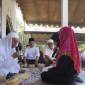 Anggota DPRD Balangan, Syahbuddin (peci hitam) saat menghadiri kegiatan silaturahmi dan dialog keislaman mualaf. 