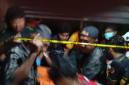 Atas perintah pihak Kepolisian, jenazah kemudian dievakuasi  relawan Rescue gabungan ke Ruangan Intalasi Pemulsaraan Jenazah Rumah Sakit Umum Daerah (RSUD) Ulin Banjarmasin, guna dilakukan visum dengan didampingi pihak keluarga, Minggu (25/7/2026) malam. (SuarIndonesia/DO)