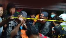 Atas perintah pihak Kepolisian, jenazah kemudian dievakuasi  relawan Rescue gabungan ke Ruangan Intalasi Pemulsaraan Jenazah Rumah Sakit Umum Daerah (RSUD) Ulin Banjarmasin, guna dilakukan visum dengan didampingi pihak keluarga, Minggu (25/7/2026) malam. (SuarIndonesia/DO)