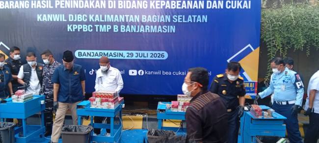 Semua barang bukti dimusnahkan di Halaman Kanwil DJBC Kalbagsel di Jalan A Yani Banjarmasin, dengan dihadiri perwakilan dari instansi TNI, Polri, Kejaksaan hingga Pemerintah Daerah. Rabu (29/7/2026) (SuarIndonesia/DO)