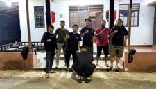 MF, seorang akuntan di Banjar ditangkap usai menggelapkan dana perusahaan ratusan juta untuk judi online. (Foto: Polres Banjar)