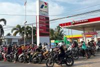 Antrean mengular di SPBU Jalan Diponegoro Pangkalan Bun di jalur BBM Pertalite. (Foto: detikKalimantan/Sigit Pamungkas)