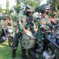 Foto ilustrasi -- Seluruh babinsa koramil jajaran Kodim 0806 Trenggalek, membawa beras bantuan bagi masyarakat terdampak covid-19, di markas Kodim 0806 Trenggalek, Rabu (11/08). (Foto: Kompas.com/Slamet W)