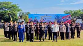 Forkopimda Kalsel foto bersama usai apel upacara Hari Bhayangkara. Foto : istimewa