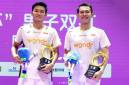 Pebulu tangkis ganda putra Indonesia Fajar Alfian/Muhammad Shohibul Fikri di podium China Open 2026, di Olympic Sports Center Gymnasium, Changzhou, Minggu (26/7/2026). (Foto: @badminton.ina)
