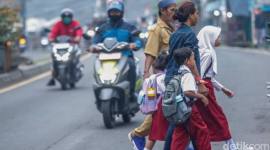 
Foto Ilustrasi anak pulang sekolah. (Foto: detikKalimantan/Rifkianto Nugroho)