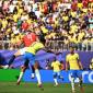 Sundulan striker Norwegia, Erling Haaland yang merobek jala gawang Brasil di laga 16 besar Piala Dunia 2026. (Foto: REUTERS/Dylan Martinez)