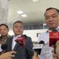 Menteri Sekretaris Negara Prasetyo Hadi (kanan) menjawab pertanyaan wartawan di Gedung DPR, Jakarta, Kamis (23/7/2026). (Foto: Antara/Fath Putra M)