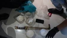 Penyidik Dittipidter Bareskrim Polri menyita barang bukti yang diduga digunakan untuk melakukan pengolahan emas ilegal di sebuah rumah di kawasan Penjaringan, Jakarta Utara, Selasa (25/8/2026). (Foto: HO-Dittipidter Bareskrim Polri)