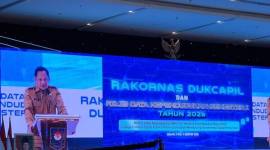 Menteri Dalam Negeri Tito Karnavian membuka Rapat Koordinasi Nasional (Rakornas) Dukcapil dan Rilis Data Kependudukan Semester I Tahun 2026 di Jakarta, Senin (3/8/2026). (Foto: Antara/Fianda Sjofjan R)