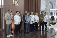 Wakil Ketua DPR RI Sufmi Dasco Ahmad saat konferensi pers bersama pemerintah terkait Perpres soal ojol di kompleks parlemen, Jakarta, Selasa (18/8/2026). (Foto: Antara/Bagus Ahmad R)