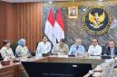 Menteri Kesehatan (Menkes) Budi Gunadi Sadikin (tiga dari kiri) dalam rapat koordinasi terbatas di Kantor Kemenko Pangan, Jakarta, Kamis (6/8/2026). (Foto: Antara/Lintang Budiyanti P)