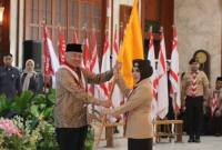 Gubernur Muhidin melepas kontingen pramuka Kalsel yang akan tampil pada ajang Jambore Nasional. Foto : istimewa