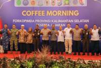 Kapolda bersama jajaran Forkopimda di antara Sekda Kalsel usai kegiatan coffee morning. Foto : istimewa