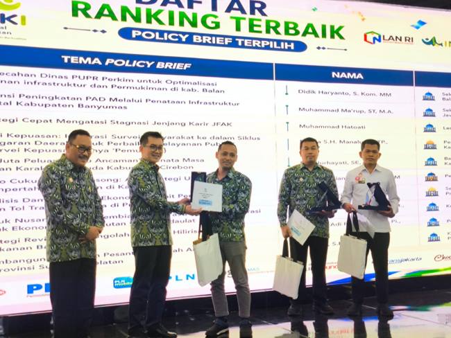 Didik Haryanto, Analis Kebijakan Ahli Muda pada Bagian Organisasi Sekretariat Daerah Kabupaten Balangan, berhasil meraih Peringkat I Nasional pada ajang INAKI Award 2026.

