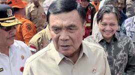 Menko Polkam Jenderal TNI (Purn) Djamari Chaniago (tengah) saat kunjungan kerja di Banjarbaru, Kalimantan Selatan, Sabtu (1/8/2026). (Foto: Antara/Tumpal Andani A)