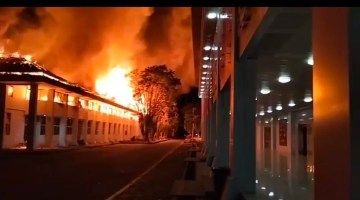 KEBAKARAN HEBAT di Kantor Gubernur Kalteng