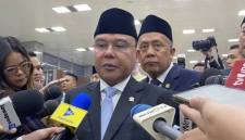 Wakil Ketua DPR RI Sufmi Dasco Ahmad menjawab pertanyaan pers di kompleks parlemen, Senayan, Jakarta, Jumat (14/8/2026). (Foto: Antara/Fath Putra M)