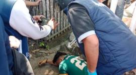 Seorang pria bernama Bawai (35), ditemukan tergetak tak bernyawa dengan wajar berdarah di Jalan Antasan Kecil Barat RT 14 RW 02 Banjarmasin Tengah, Senin (3/8/2026) (SuarIndonesia/DO)