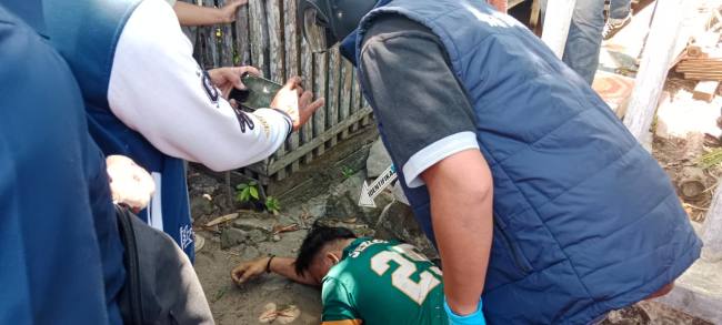 Seorang pria bernama Bawai (35), ditemukan tergetak tak bernyawa dengan wajar berdarah di Jalan Antasan Kecil Barat RT 14 RW 02 Banjarmasin Tengah, Senin (3/8/2026) (SuarIndonesia/DO)
