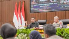 Ketua DPRD Provinsi Kalimantan Selatan H. Supian HK menghadiri Rapat Gelar Operasional (GO) dan Pembinaan Triwulan (TW) II Tahun 2026 Polda Kalsel di Rupatama Polda Kalsel, Senin (3/8/2026) (SuarIndonesia/Repro)