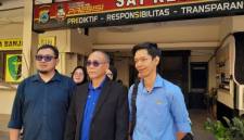 Kuasa hukum korban, David Santosa (tengah) perwakilan Kantor Hukum DR Masdari Tasmin SH MH. (SuarIndonesia/YI)