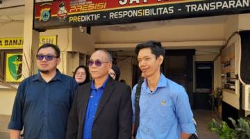Kuasa hukum korban, David Santosa (tengah) perwakilan Kantor Hukum DR Masdari Tasmin SH MH. (SuarIndonesia/YI)