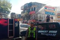 Kobaran api di Jalan Anang Adenansi Banjarmasin Tengah, Selasa (4/8/2026), sekitar pukul 10.30 WITA. (SuarIndonesia/DO)