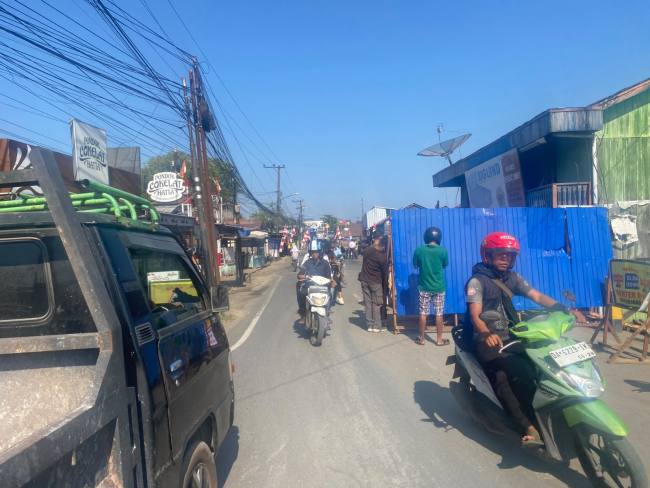 Dibuka kembali akses Jalan Veteran Km 5,5 Sungai Lulut, Banjarmasin, Jumat (7/8/3036) (SuarIndonesia/RW)