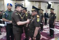 Jaksa Agung, ST Burhanuddin, saat melantik Sukarman Sumarinton, SH, MH,  sebagai Kepala Kejaksaan Tinggi Kalimantan Selatan (Kajati Kalsel),  Selasa (11/2026). (SuarIndpnesia/Repro 