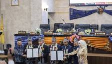 Dewan Perwakilan Rakyat Daerah (DPRD) bersama Pemerintah Provinsi Kalimantan Selatan (Kalsel) resmi menyepakati Kebijakan Umum Anggaran dan Prioritas Plafon Anggaran Sementara (KUA PPAS) 2027 serta KUPA PPAS 2026, Rabu (12/8/2026) SuarIndonesia/Repro)