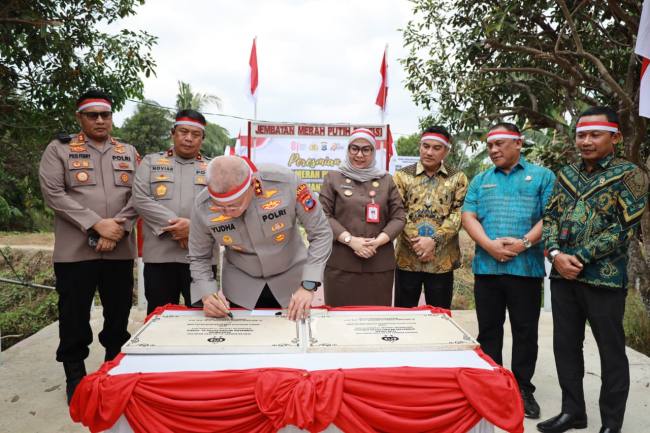 usat peresmian secara simbolis bertempat di Kelurahan Gunung Manggis, Kota Banjarbaru, Kamis (13/8/2026). (SuarIndonesia/Repro)