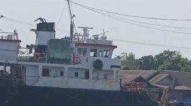 Kapal MV Harima mengalami insiden di perairan Alalak, Banjarmasin Utara, Jumat (14/8/2026) (SuarIndonesia/DO)