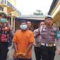 Tersangka S penyebab karhutla 71 hektare lahan terbakar di Kecamatan Kumai, Kobar Jumat (14/8/2026). (Foto: Antara/Safitri RA)